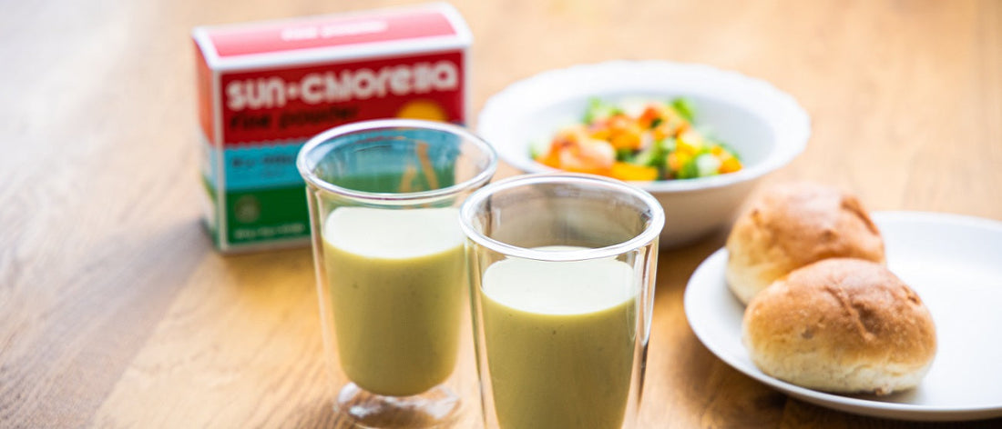 2 glasses of chlorella smoothies by Sun Chlorella